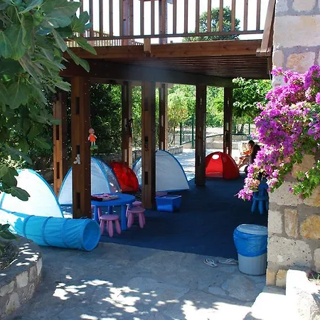 Kerasus Otel Çeşme